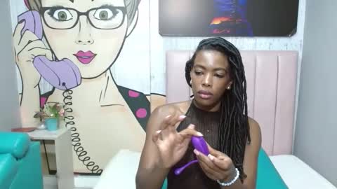 cruzsofia_res online show from May 28, 2026, 12:13 pm