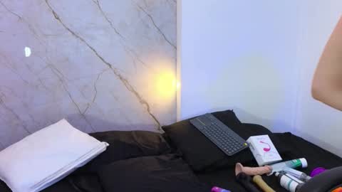 Cry online show from November 6, 2025, 10:21 pm