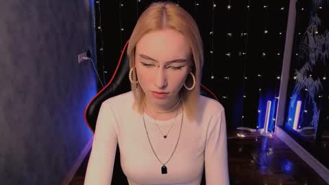 Snapshot of crybambi chatting on February 17, 2026, 8:33 am crybambi online show from February 17, 2026, 8:33 am