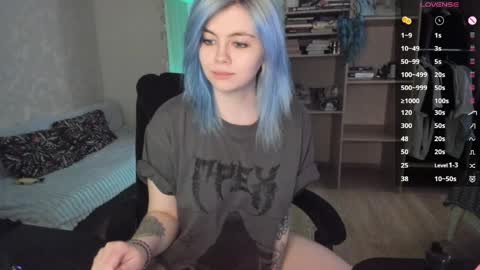 Snapshot of cryptobjgirlv2 chatting on April 7, 2026, 9:21 am Lilith online show from April 7, 2026, 9:21 am