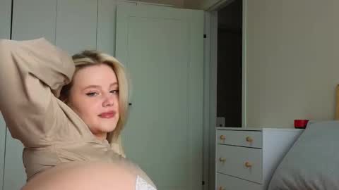 Cassie control  domi and lush  in private for free online show from September 14, 2025, 7:18 am