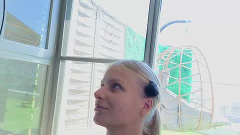 Snapshot of crystal_blond chatting on July 12, 2026, 2:41 pm Crystal online show from July 12, 2026, 2:41 pm