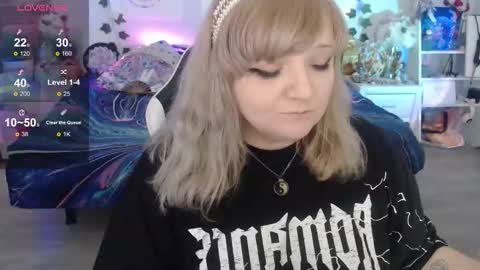   online show from November 3, 2025, 7:53 am