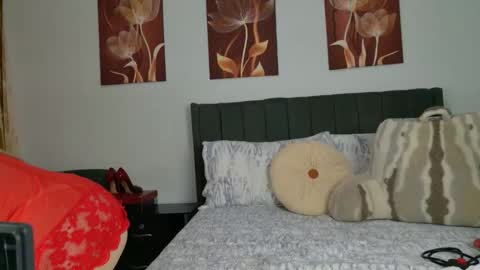 CRYSTAL  online show from January 12, 2026, 8:25 pm