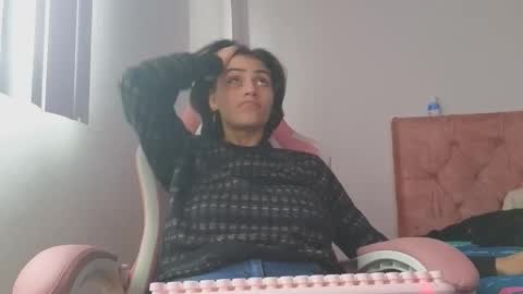 Snapshot of crystal_starx chatting on October 17, 2025, 3:58 pm Crystal Blaze online show from October 17, 2025, 3:58 pm