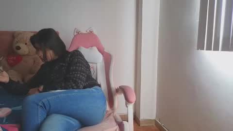 Snapshot of crystal_starx chatting on October 29, 2025, 1:24 pm Crystal Blaze online show from October 29, 2025, 1:24 pm