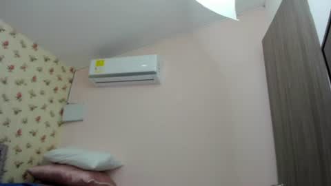 Milf Latina online show from July 11, 2026, 12:08 pm