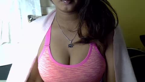 Snapshot of crystalbellax chatting on July 9, 2026, 6:28 am crystalbellax online show from July 9, 2026, 6:28 am