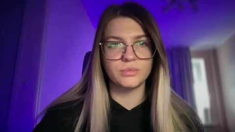 crystalblush01 online show from March 21, 2026, 2:09 pm