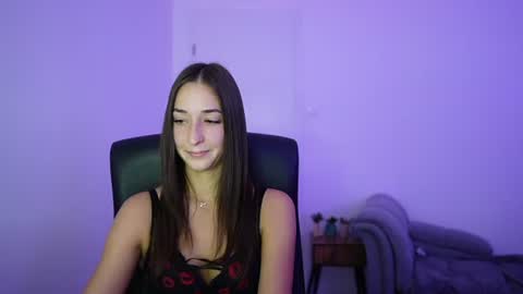 Snapshot of crystalbrunette18 chatting on June 21, 2026, 6:10 pm Crystalbrunette18 online show from June 21, 2026, 6:10 pm