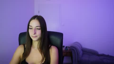 Snapshot of crystalbrunette18 chatting on July 5, 2026, 6:04 pm Crystalbrunette18 online show from July 5, 2026, 6:04 pm
