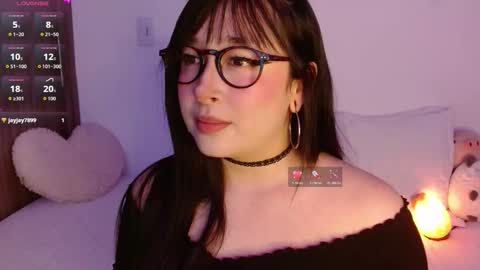 Olivia  online show from November 25, 2025, 12:21 am