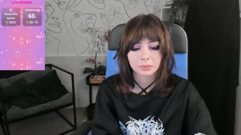 crystallbloom online show from September 16, 2025, 1:50 am