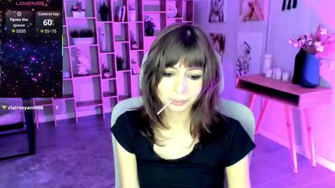 crystallbloom online show from November 10, 2025, 2:05 pm