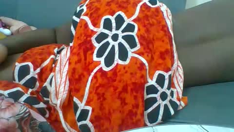 Snapshot of crystallgem chatting on February 14, 2026, 5:43 pm crystallgem online show from February 14, 2026, 5:43 pm