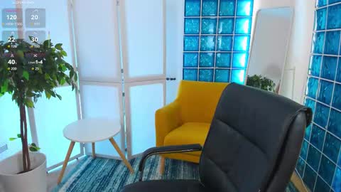 Mia online show from November 9, 2025, 1:53 pm