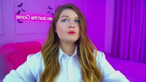 Snapshot of crystallyons chatting on October 24, 2025, 11:06 am Crystal online show from October 24, 2025, 11:06 am