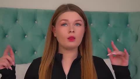 Snapshot of crystallyons chatting on November 28, 2025, 7:11 am Crystal online show from November 28, 2025, 7:11 am