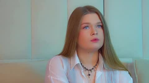 Snapshot of crystallyons chatting on November 29, 2025, 6:16 am Crystal online show from November 29, 2025, 6:16 am