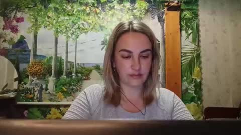 Snapshot of crystalqueen888 chatting on March 28, 2026, 5:34 pm Julianna online show from March 28, 2026, 5:34 pm