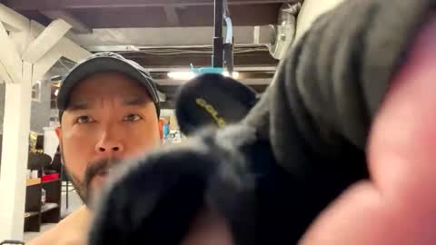 cubinheat online show from November 24, 2025, 4:40 pm