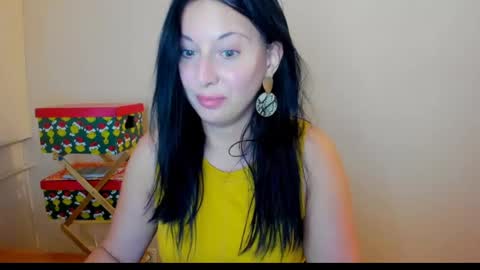 Snapshot of cuckqueenxxl chatting on July 18, 2026, 12:31 pm HELEN online show from July 18, 2026, 12:31 pm
