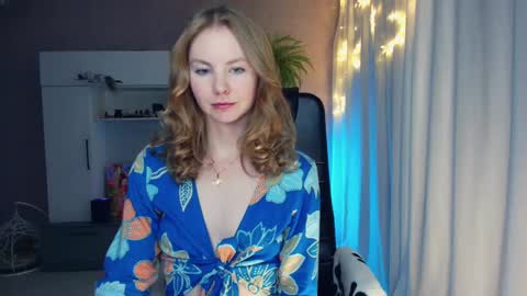 Alexia online show from December 18, 2024, 2:28 pm