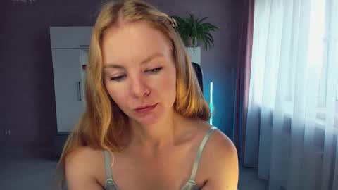 Alexia online show from October 16, 2025, 5:19 am