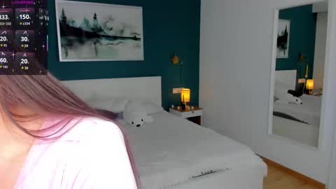 Snapshot of cuddles_jane chatting on November 29, 2025, 7:44 am Silvia online show from November 29, 2025, 7:44 am