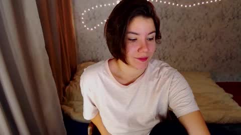 cuddlies153715 online show from October 21, 2025, 2:45 am
