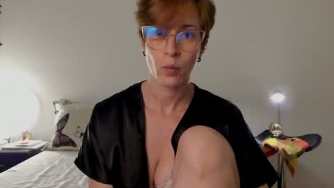 Leonela online show from January 3, 2025, 9:15 pm