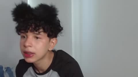 Cuddly online show from December 3, 2024, 4:06 pm