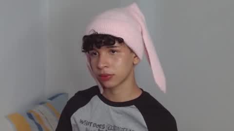 Cuddly online show from December 6, 2024, 5:22 pm