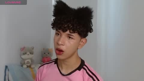 Cuddly online show from January 8, 2025, 5:37 pm