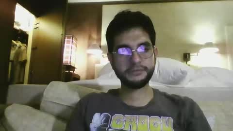 culturalclash1985 online show from November 20, 2025, 9:09 am