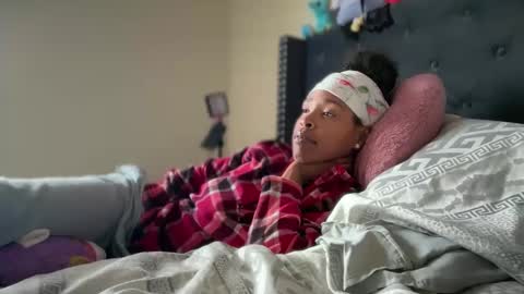 cum2charmxx online show from April 16, 2026, 7:47 pm