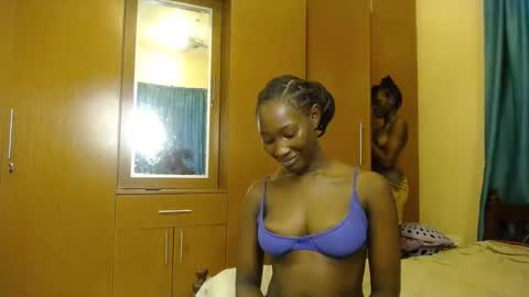 Snapshot of cum_bhaddie chatting on October 14, 2025, 5:52 am Cammy online show from October 14, 2025, 5:52 am