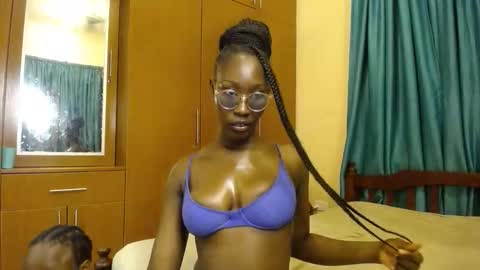 Snapshot of cum_bhaddie chatting on October 14, 2025, 5:58 pm Cammy online show from October 14, 2025, 5:58 pm
