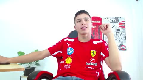 cumandres online show from October 2, 2025, 2:02 pm