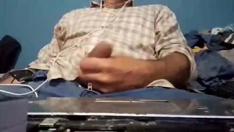 Snapshot of cumbian_chero chatting on May 24, 2026, 9:53 pm cumbian_chero online show from May 24, 2026, 9:53 pm