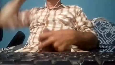 Snapshot of cumbian_chero chatting on May 31, 2026, 6:09 pm cumbian_chero online show from May 31, 2026, 6:09 pm