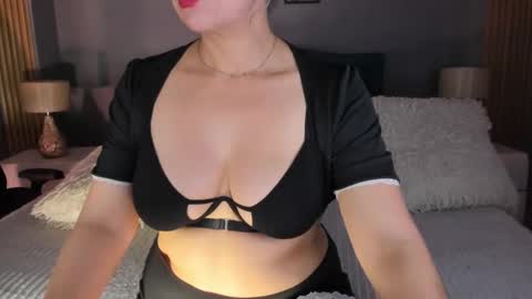 Cumming Loving online show from November 24, 2025, 8:30 pm