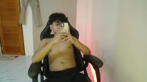 Snapshot of cummingyu chatting on December 18, 2024, 12:07 pm cummingyu online show from December 18, 2024, 12:07 pm