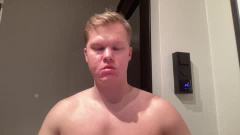 CumRicoXL online show from November 10, 2025, 6:07 pm