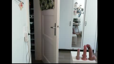 Cumshow online show from June 13, 2026, 10:35 am