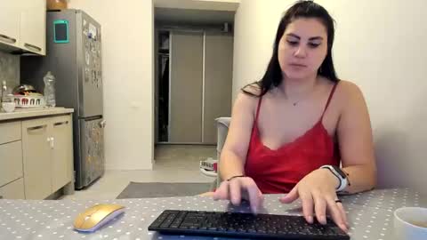 maria  alex online show from February 14, 2025, 5:19 am