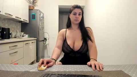 maria  alex online show from February 20, 2025, 7:52 pm