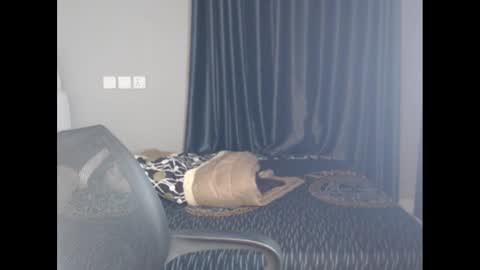 chloe online show from December 20, 2024, 3:36 am