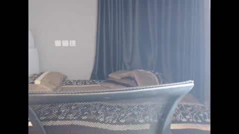 chloe online show from January 1, 2025, 8:37 pm