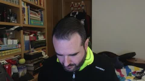 curiosillo1983 online show from April 3, 2026, 8:45 am